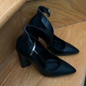 Kendall + Kylie Gloria heels